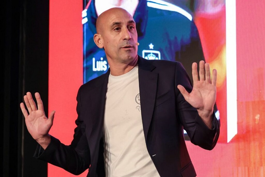 L’espectacle del llibre de Rubiales o com fer-se la víctima sent l'agressor