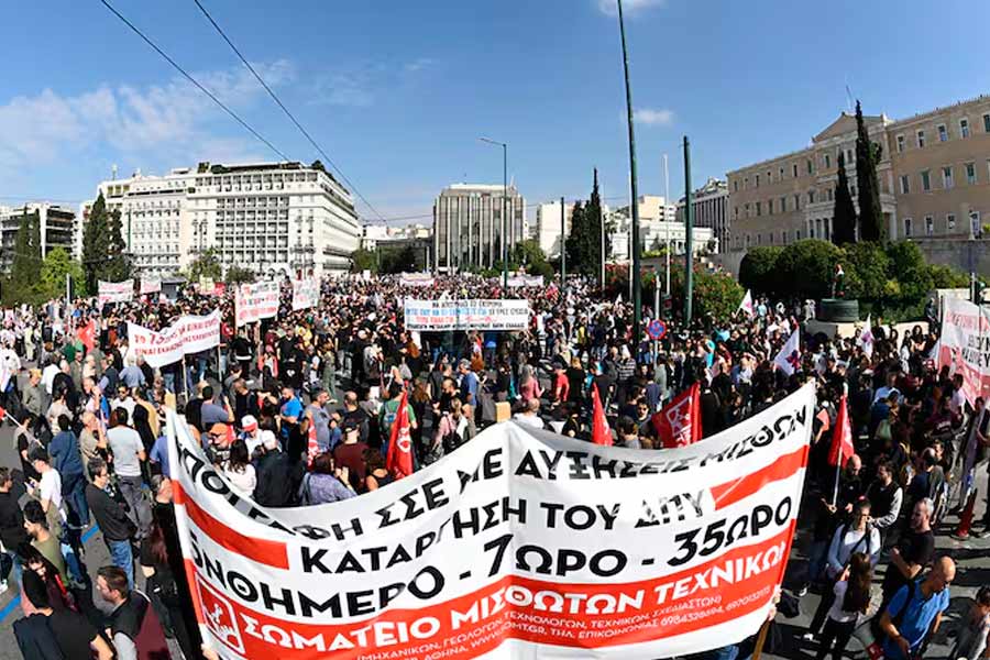 Grècia. La classe obrera respon amb contundència a la jornada laboral de 13 hores Grècia. La classe obrera respon amb contundència a la jornada laboral de 13 hores