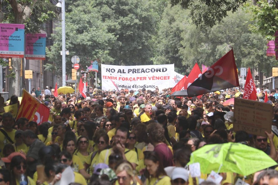 Les docents a Catalunya rebutgen el preacord. Com al País Valencià, a per la vaga indefinida fins a vèncer!